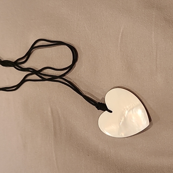Abalone shell heart adjustable necklace - Picture 4 of 5